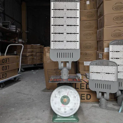 Đèn đường cao tốc 300W bảo hành lên tới 36 tháng  - D14 - Ảnh 8
