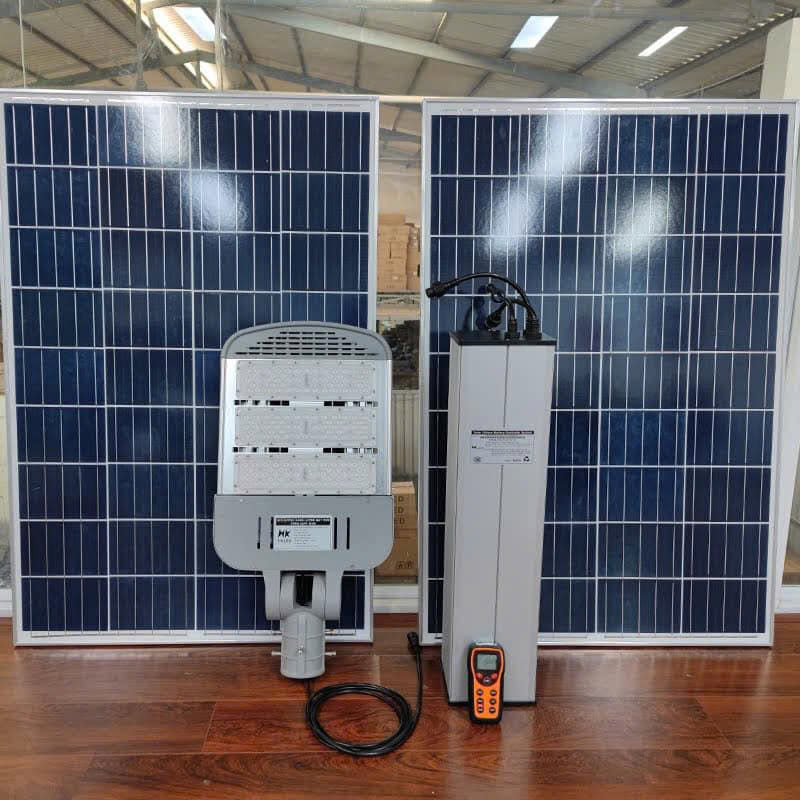 Đèn sân bóng năng lượng mặt trời